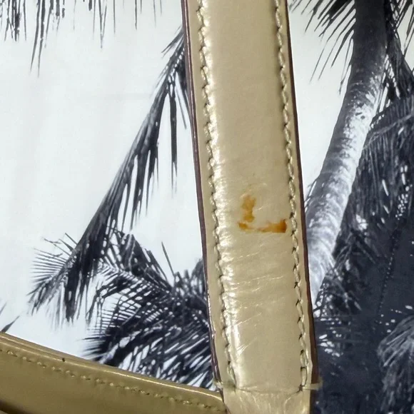 Salvatore Ferragamo Pearl Shoulder Bag & COA - Picture 4 of 6